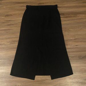 y2k black knit maxi / midi skirt with a small slit in the back size medium